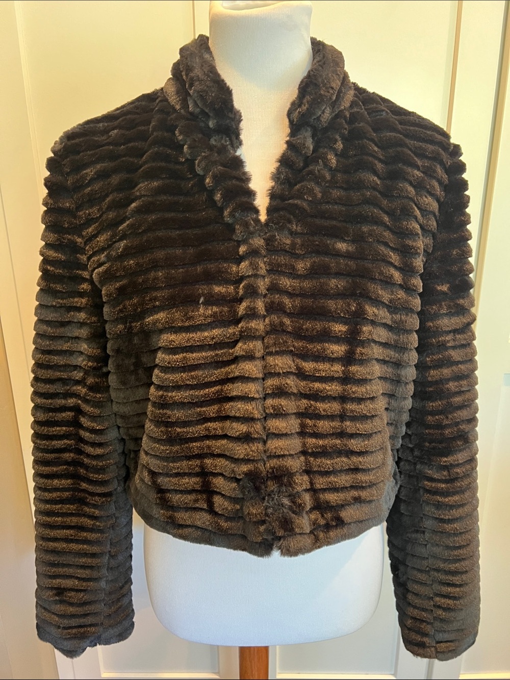Betsey Johnson Ribbed Faux Fur Cropped Jacket Black Mink Style EUC M